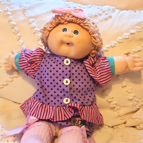 CABBAGE PATCH DOLL - Picture 1 of 4